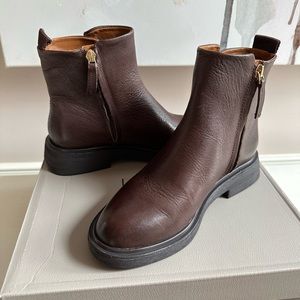 NWT! Franco Sarto chocolate brown booties size 5